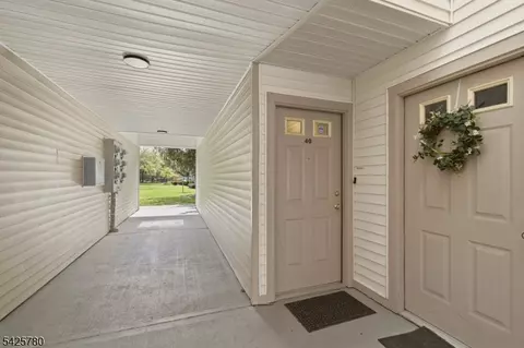 40 Loch Ln, Ledgewood, NJ 07852