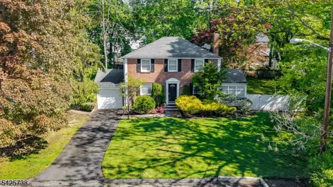 12 Louise Ln, Tenafly, NJ 07670