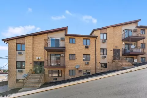 1616 74th St, North Bergen, NJ 07047