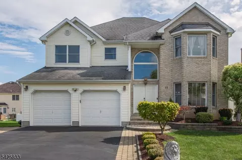 17 Nicole Ln, Parsippany, NJ 07054