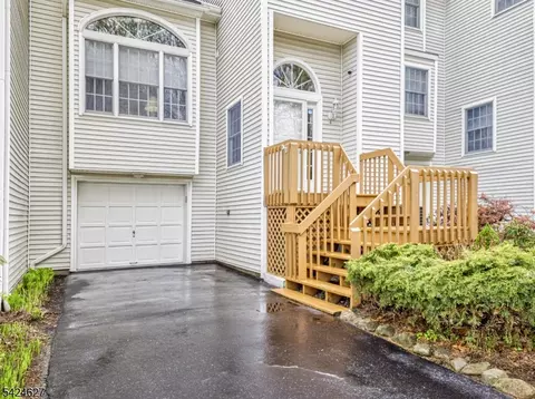 4 Erin Way, Lincoln Park, NJ 07035