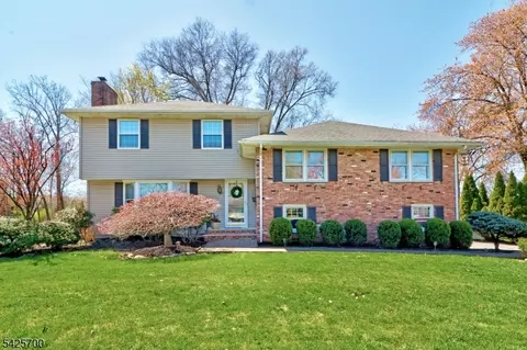2 Midwood Dr, Florham Park, NJ 07932