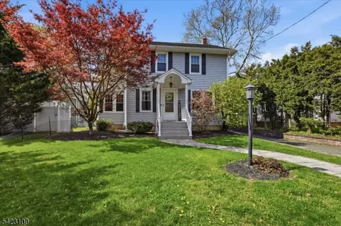 21 Edgewood Rd, Denville, NJ 07834