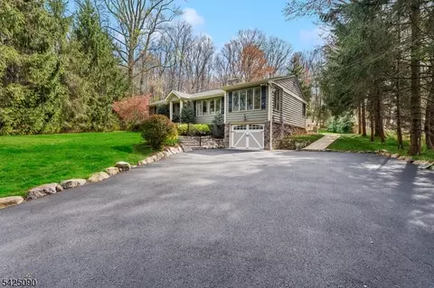 21 Turkey Hill Rd, Boonton, NJ 07005