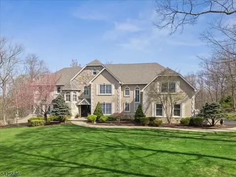 9 Mills Rdg, Sparta, NJ 07871