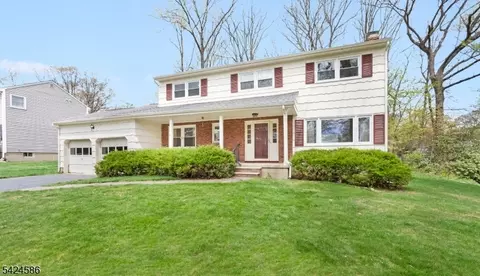 5 Foxwood Ln, Randolph, NJ 07869