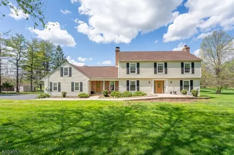 31 Welisewitz Rd, Ringoes, NJ 08551