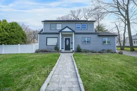 33 Cathy Ave, Hawthorne, NJ 07506