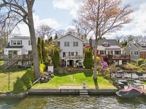 45 W Bertrand Rd, Mount Arlington, NJ 07856