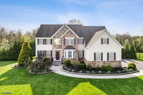 5 Rigger Ct, Hillsborough, NJ 08844