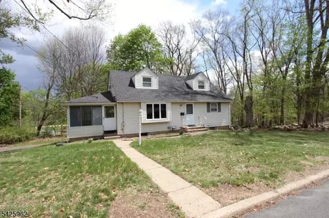 71 Dawn Ave, North Haledon, NJ 07508