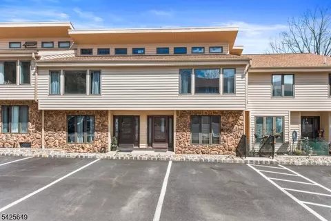 311 Cheyenne Rd, Lafayette, NJ 07848