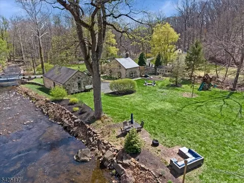 2 Mill Rd, Flanders, NJ 07836