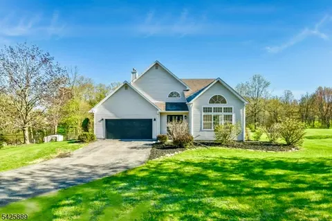 13 Apple Ridge Rd, Sussex, NJ 07461