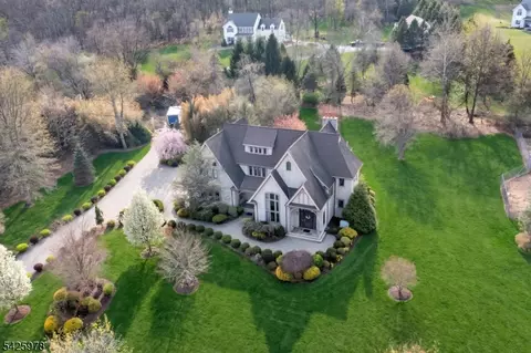 8 Mountain Top Dr, Great Meadows, NJ 07838