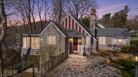 25 Indian Trl, Sparta, NJ 07871