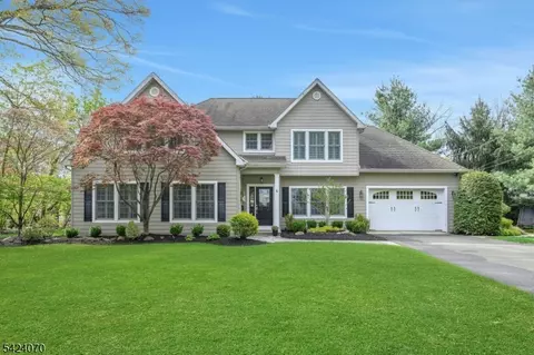 6 Yorke Rd, Mountain Lakes, NJ 07046