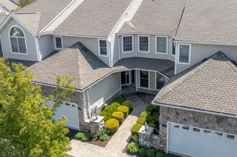 20 Pine Valley Rd, Livingston, NJ 07039