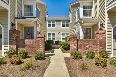 5 Mallard Ln, Bedminster, NJ 07921