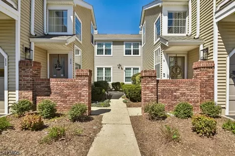 5 Mallard Ln, Bedminster, NJ 07921