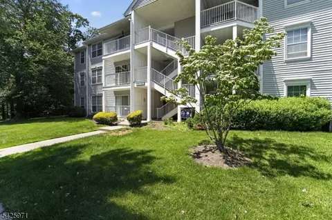 177 Rachel Ct, Franklin Park, NJ 08823