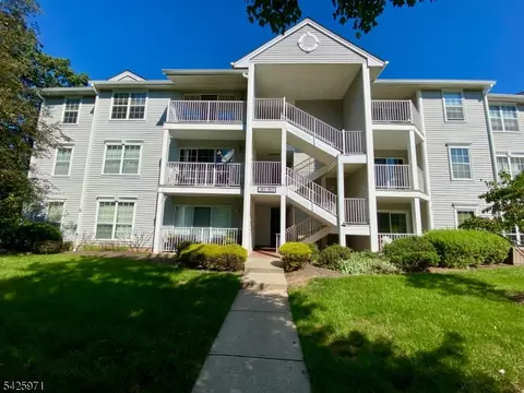 177 Rachel Ct, Franklin Park, NJ 08823