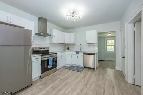 19 John Wilton St, Franklin, NJ 07416