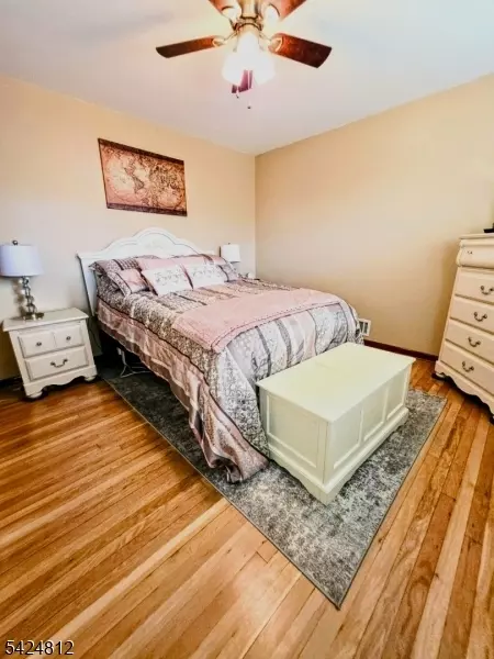 19 E 2nd St, Port Reading, NJ 07064 photo 4