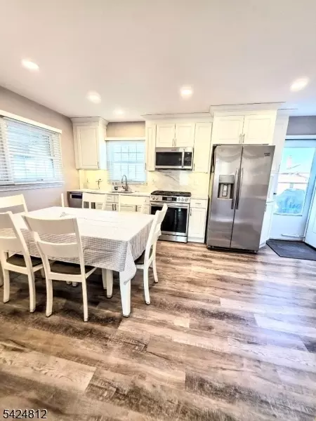 19 E 2nd St, Port Reading, NJ 07064 photo 2