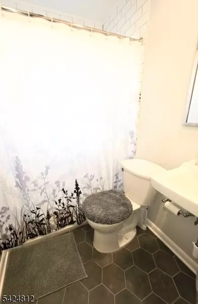 19 E 2nd St, Port Reading, NJ 07064 photo 10