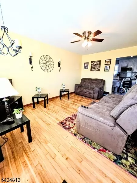 19 E 2nd St, Port Reading, NJ 07064 photo 3