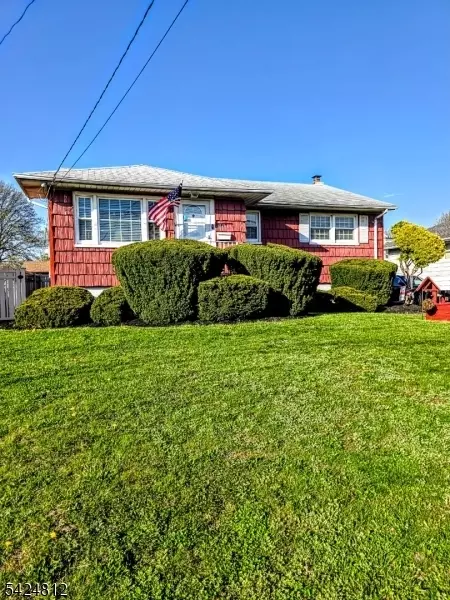 19 E 2nd St, Port Reading, NJ 07064