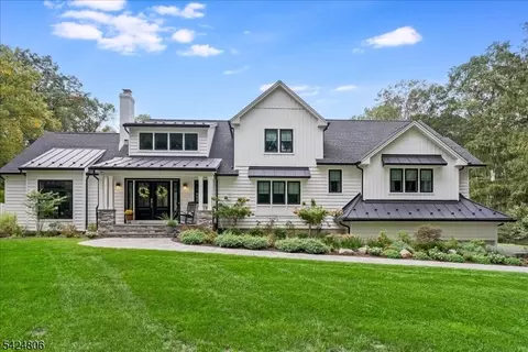 529 Openaki Rd, Denville, NJ 07834