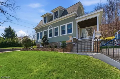 79 Ann St, Dover, NJ 07801