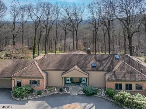 235 Mountainside Rd, Mendham Twp, NJ 07945