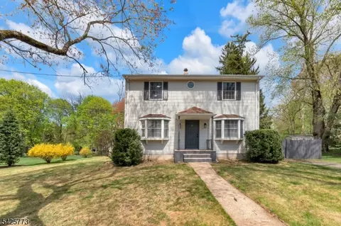 9 Longview Ave, Randolph, NJ 07869