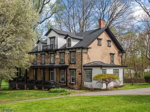 23 E Mill Rd, Long Valley, NJ 07853