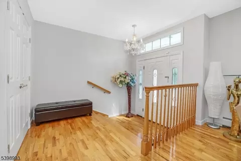 Entry Way - 4 Maple Ave, Waldwick, NJ 07463 photo 1 of 6