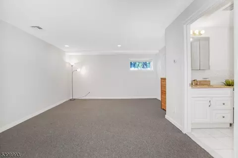 Bedroom - 4 Maple Ave, Waldwick, NJ 07463 photo 3 of 3