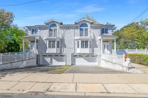 4 Maple Ave, Waldwick, NJ 07463