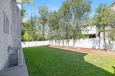 Exterior - 4 Maple Ave, Waldwick, NJ 07463 photo 3 of 6