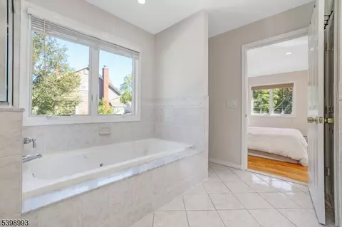 Bath - 4 Maple Ave, Waldwick, NJ 07463 photo 3 of 5