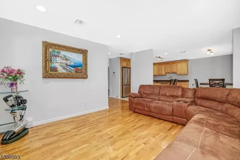 Living - 4 Maple Ave, Waldwick, NJ 07463 photo 3 of 3