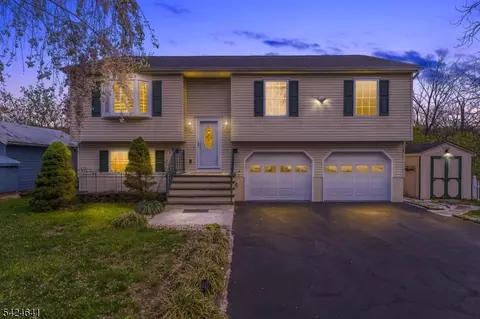21 Marble St, Washington, NJ 07882
