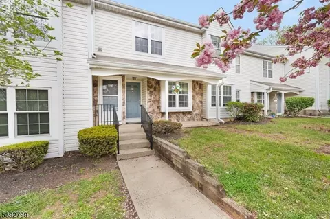 41 Oswestry Way, Somerset, NJ 08873