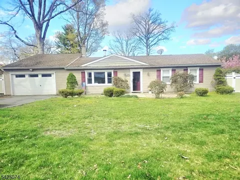 29 Belton St, Stanhope, NJ 07874