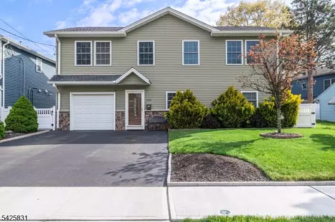 153 Howard Ave, Rochelle Park, NJ 07662