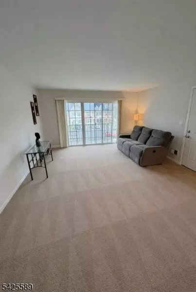 89 Albury Way, North Brunswick Twp, NJ 08902