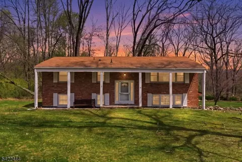 13 Firetower Rd, Budd Lake, NJ 07828