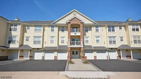 2304 Courtney Ln #2304, Somerset, NJ 08873